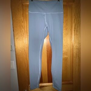 Lululemon Women’s Align 28” size 8